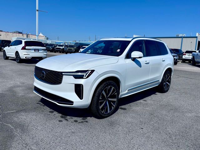2025 Volvo XC90 Core photo 2
