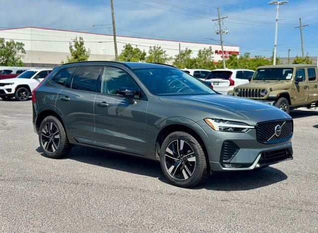 2026 Volvo XC60 B5 Core Dark AWD's photo