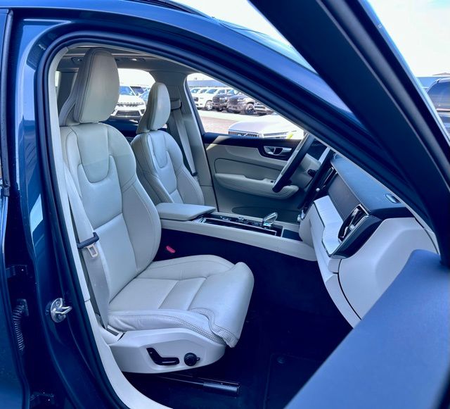 2026 Volvo XC60 Ultra - Photo 16