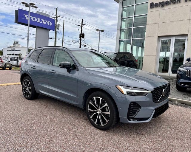 2023 Volvo XC60 B5 Plus Dark Theme AWD's photo