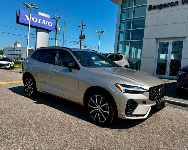 2023 Volvo XC60 B5 Ultimate Dark Theme AWD's photo
