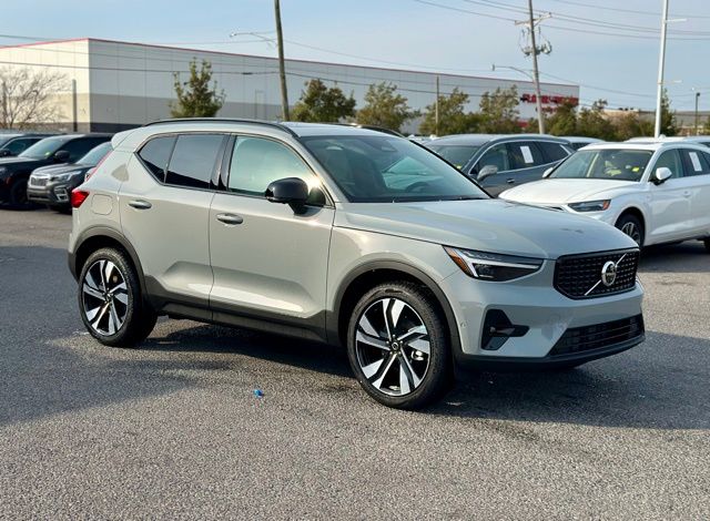 2026 Volvo XC40 B5 Ultra Dark AWD's photo
