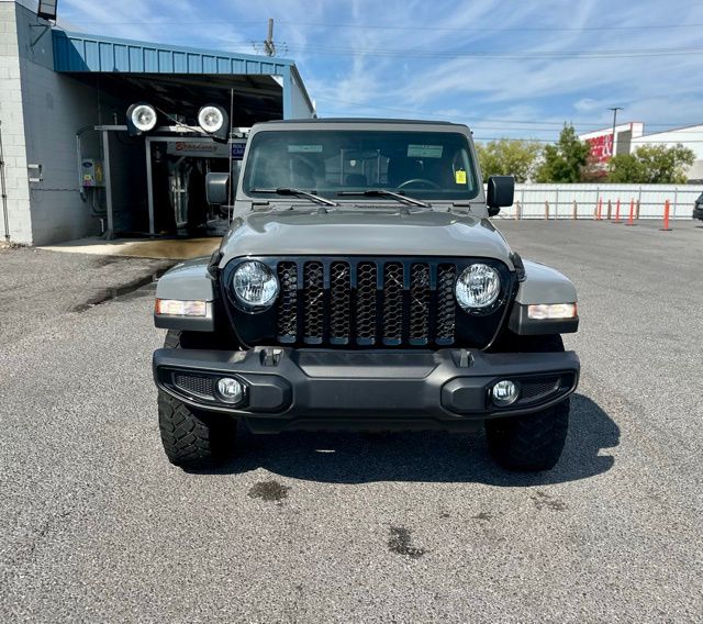 2021 Jeep Gladiator Sport photo 2