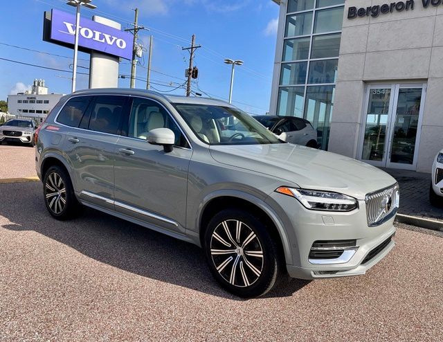 2024 Volvo XC90 B5 Plus Bright theme 4WD's photo