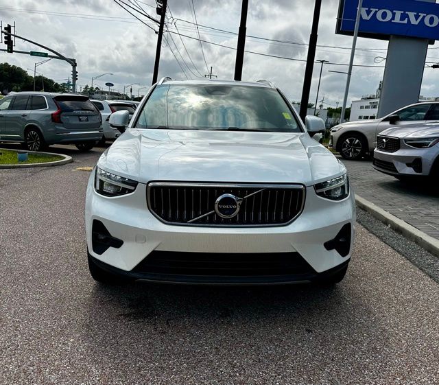YV4L12UF1P2090615
