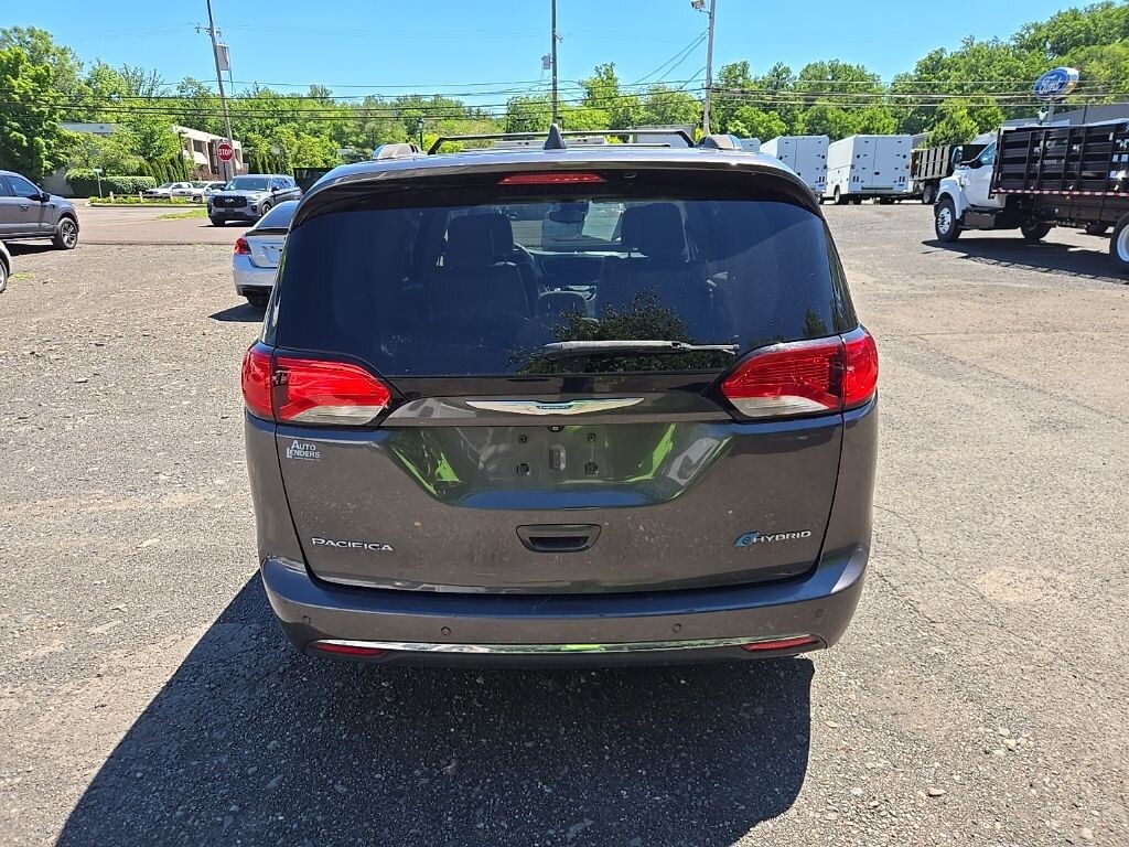 Used 2017 Chrysler Pacifica Hybrid Platinum Minivan/Van