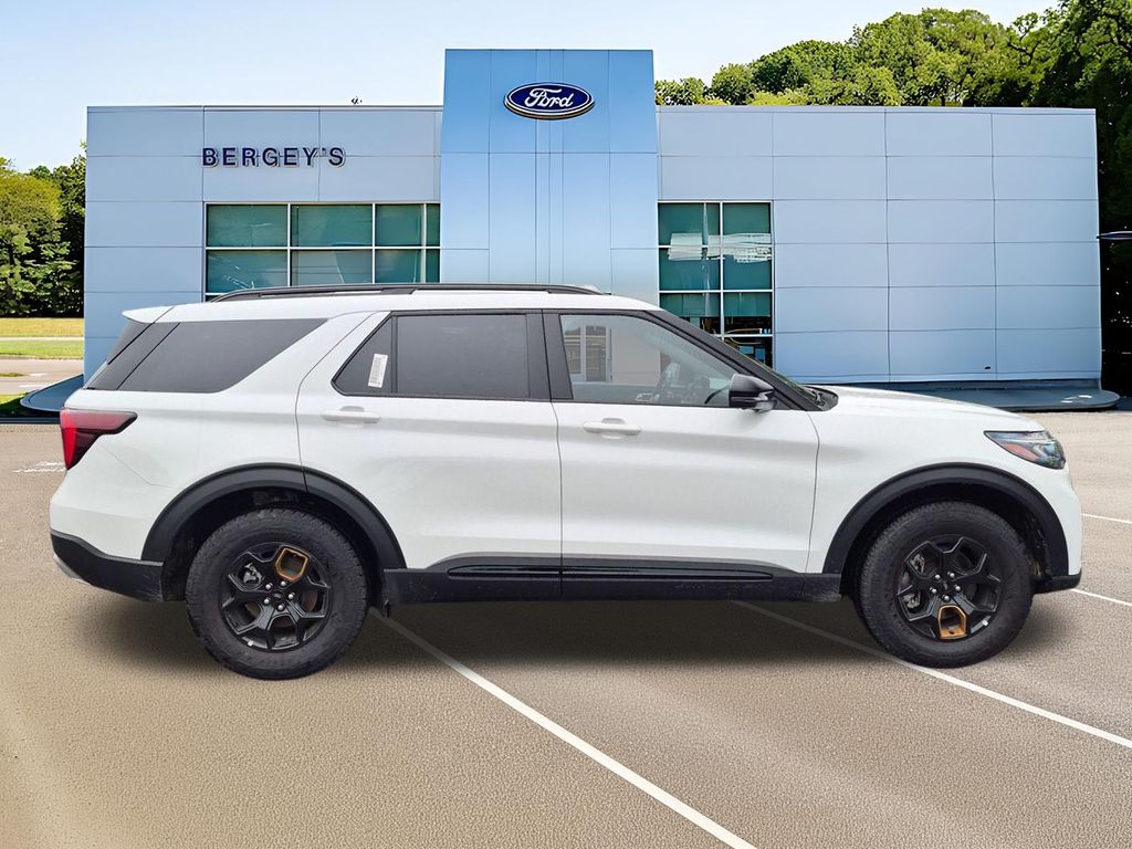 2026 Ford Explorer Tremor - Photo 4