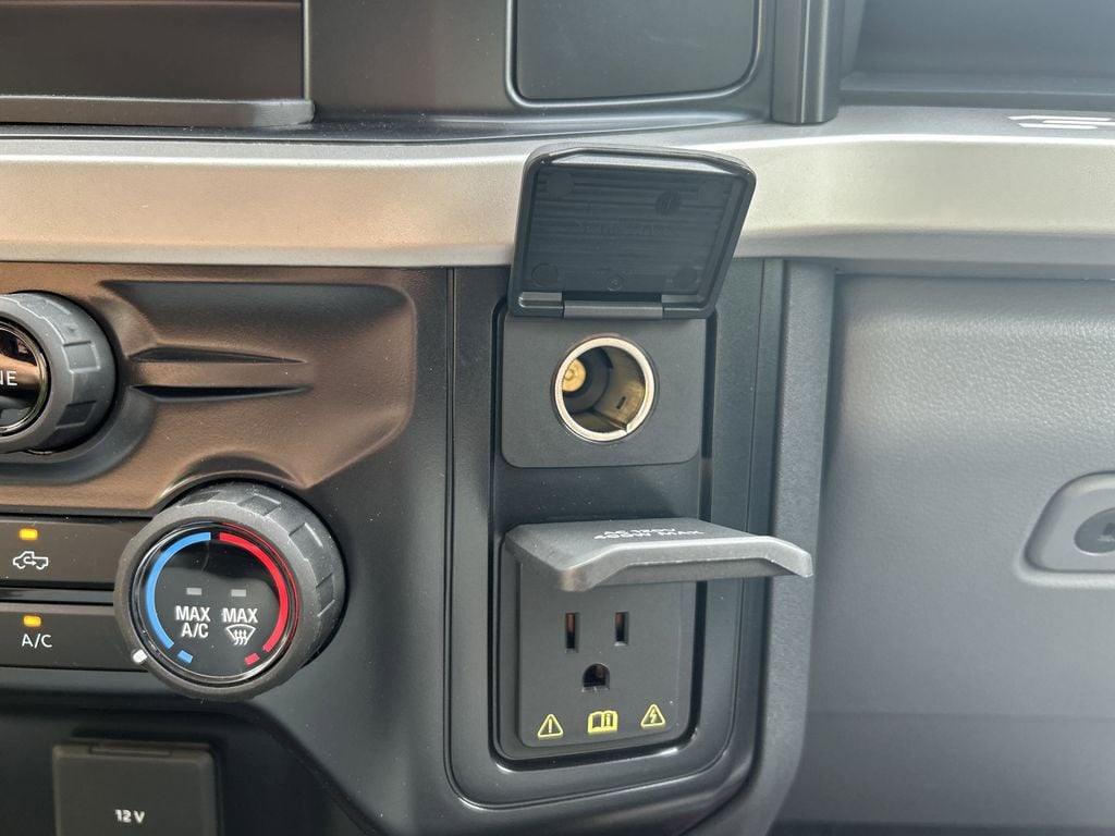 2025 Ford F-350 Super Duty Chassis Cab XLT - Photo 24