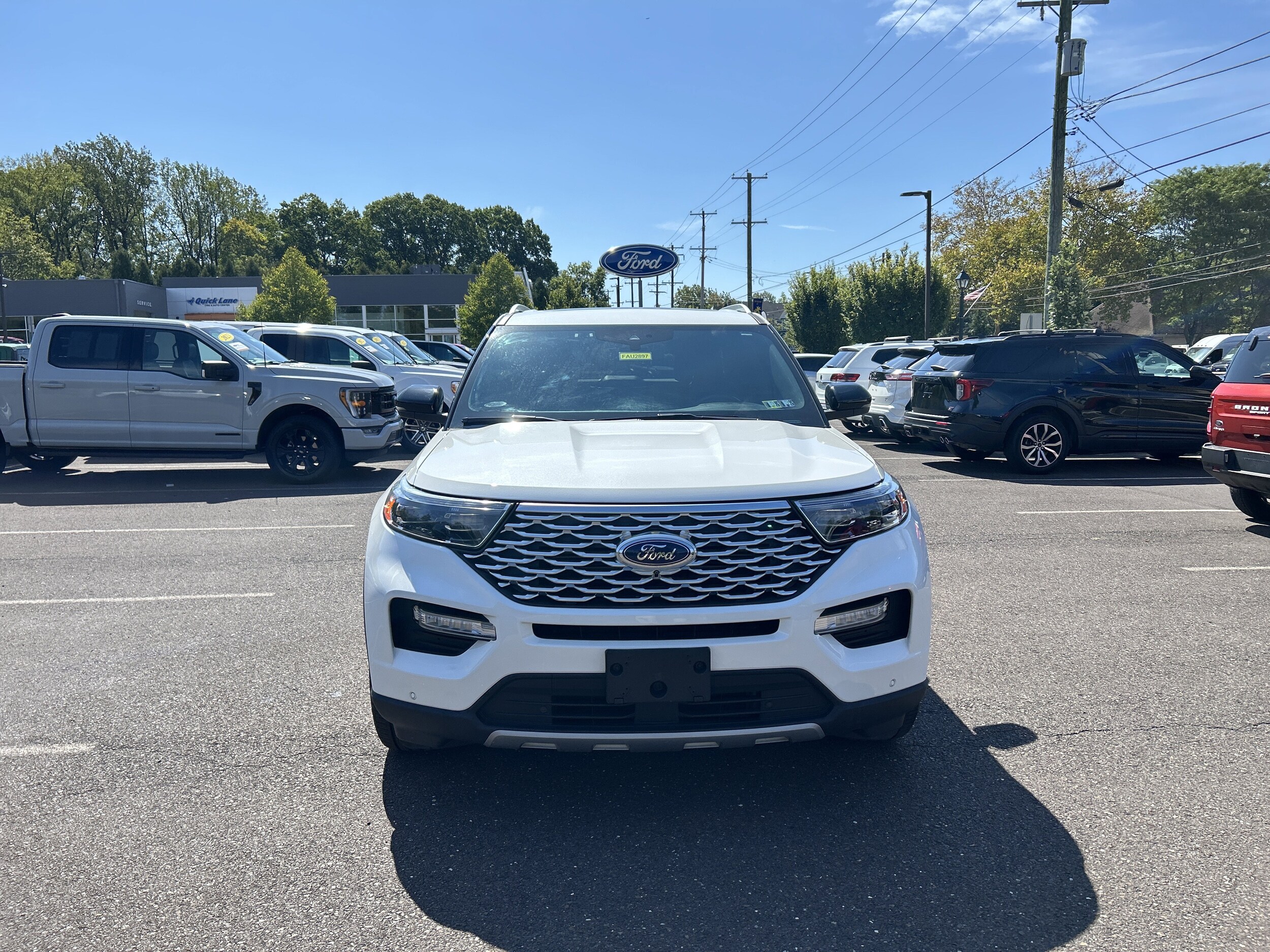 2022 Ford Explorer Platinum photo 2