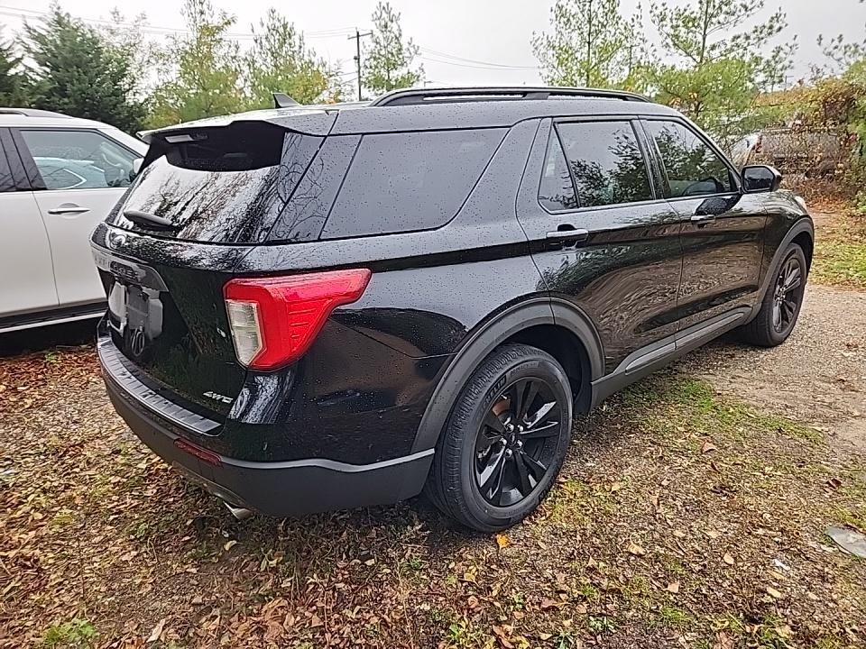 2022 Ford Explorer XLT Sport photo 3