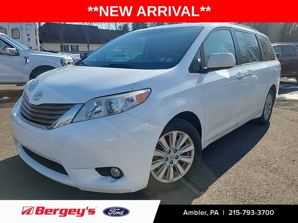 Used 2013 Toyota Sienna Limited Minivan/Van