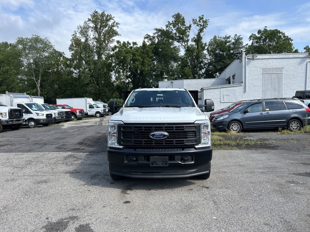 New 2025 Ford F-350SD XL Chassis