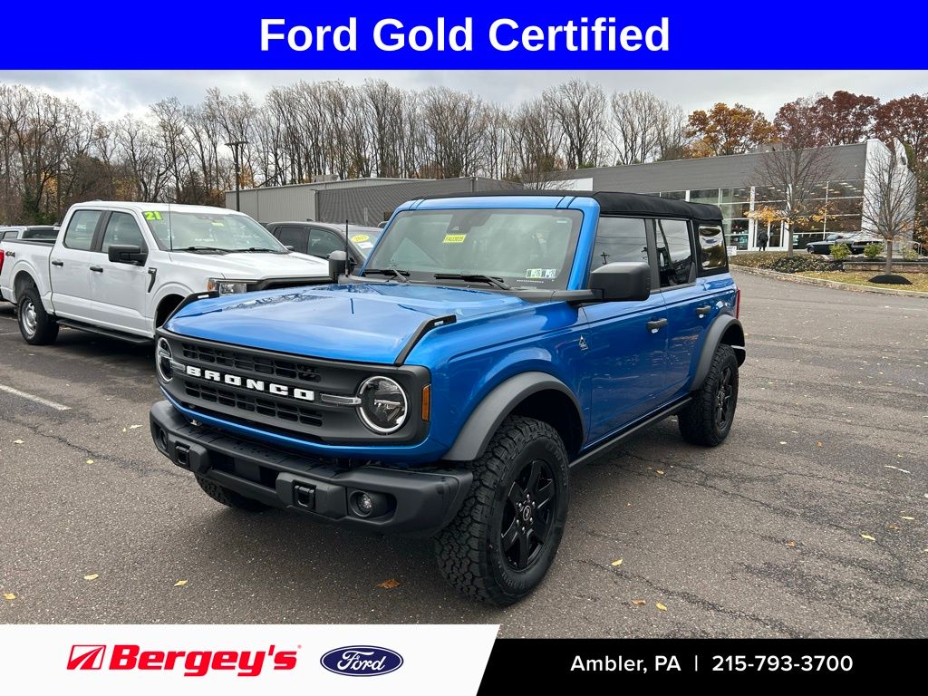 2024 Ford Bronco 4-Door Black Diamond's photo