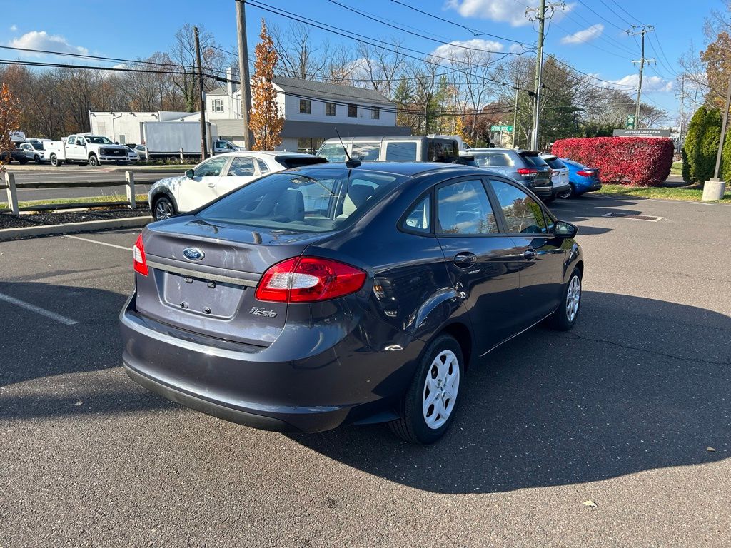 2013 Ford Fiesta S photo 3