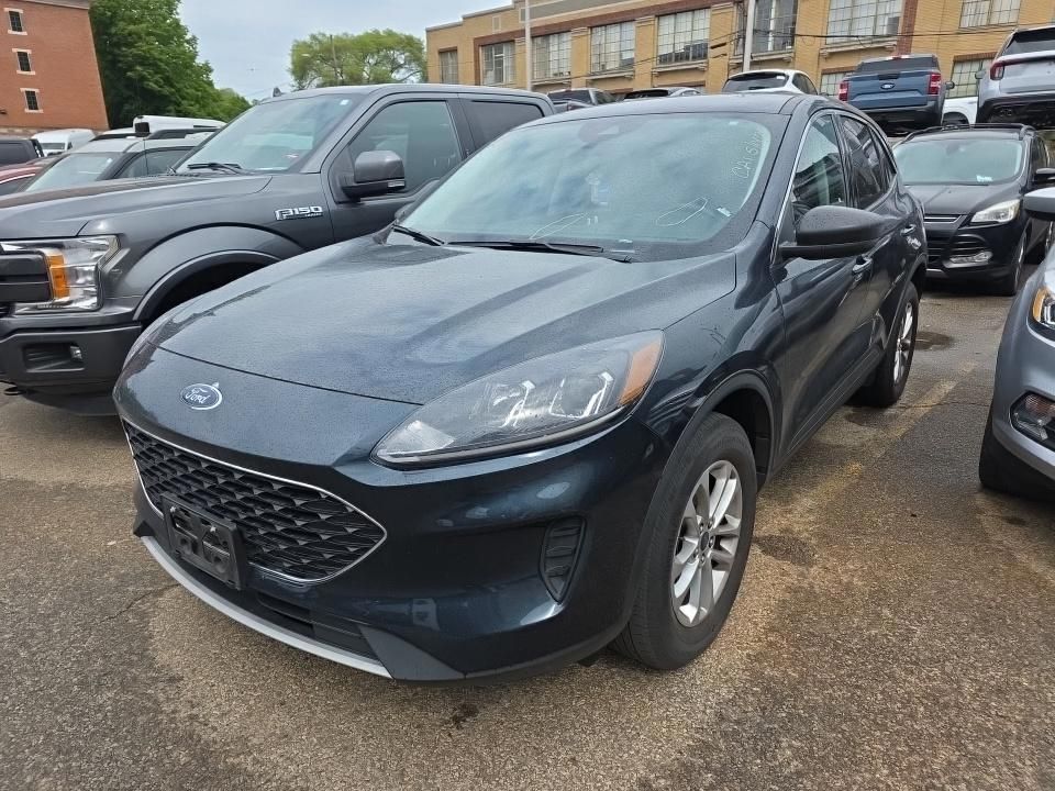 Used 2022 Ford Escape SE with VIN 1FMCU9G6XNUB44683 for sale in Spring House, PA