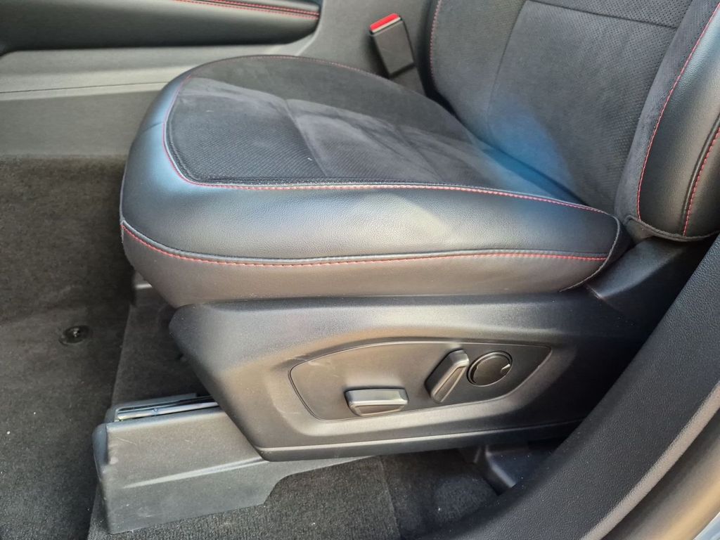 2026 Ford Explorer ST - Photo 12