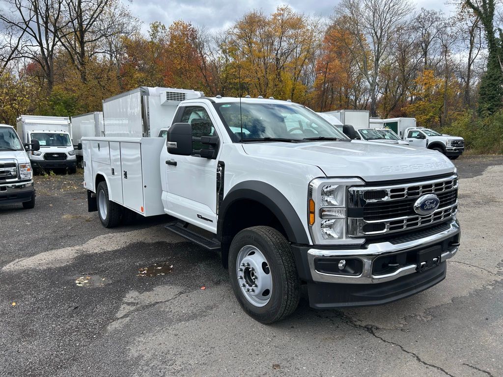 2026 Ford F-550 photo 2