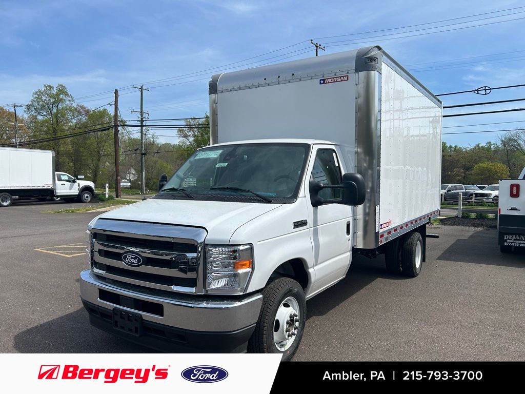 2027 Ford E-Series DRW E-350 Super Duty 158 in WB's photo