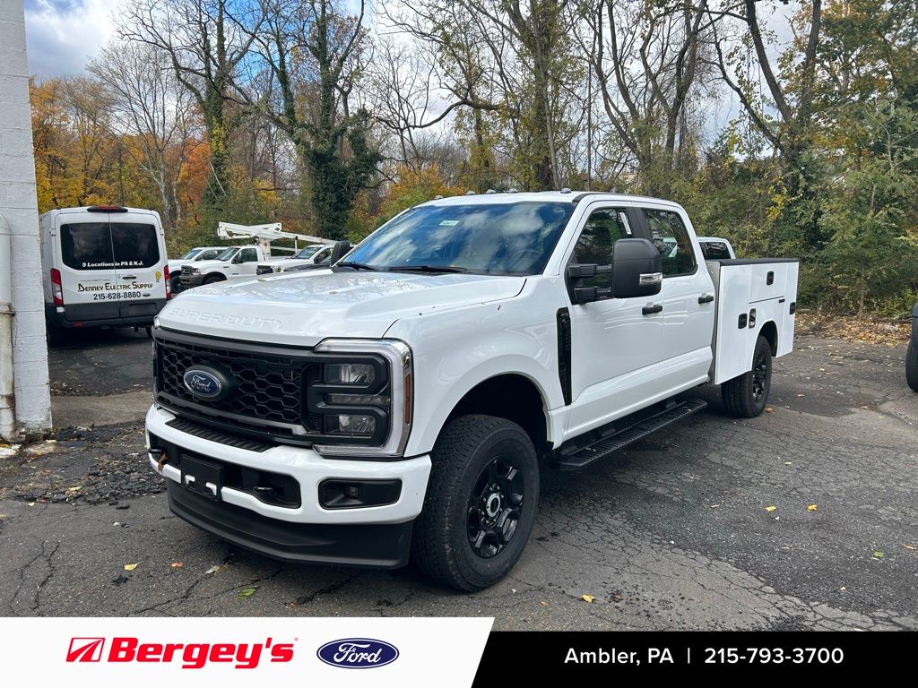 2026 Ford F-350 Super Duty XL's photo
