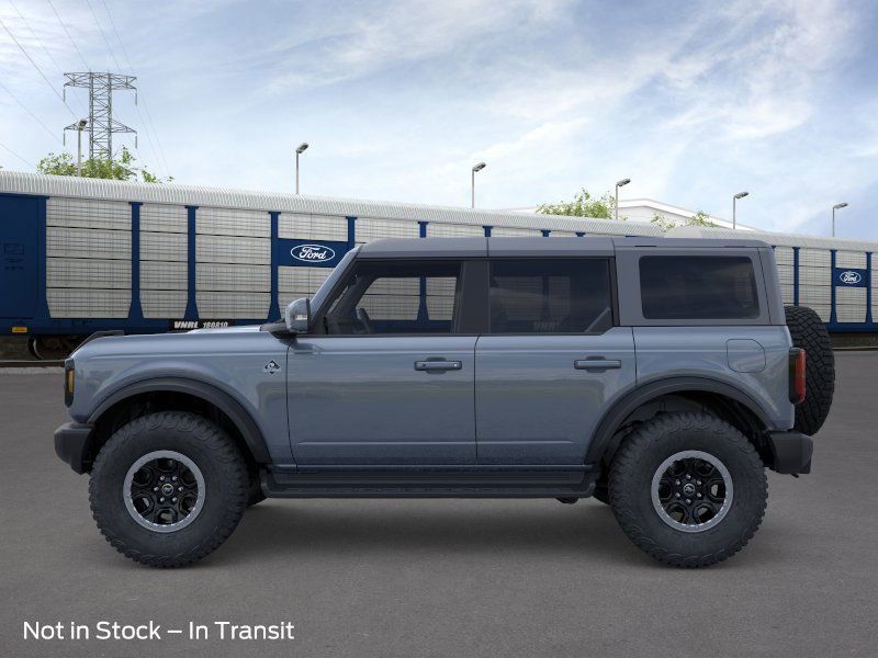 2025 Ford Bronco Outer Banks photo 3