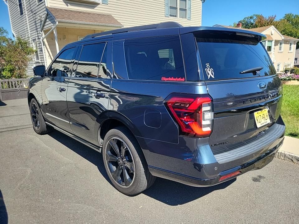 2022 Ford Expedition Limited photo 2