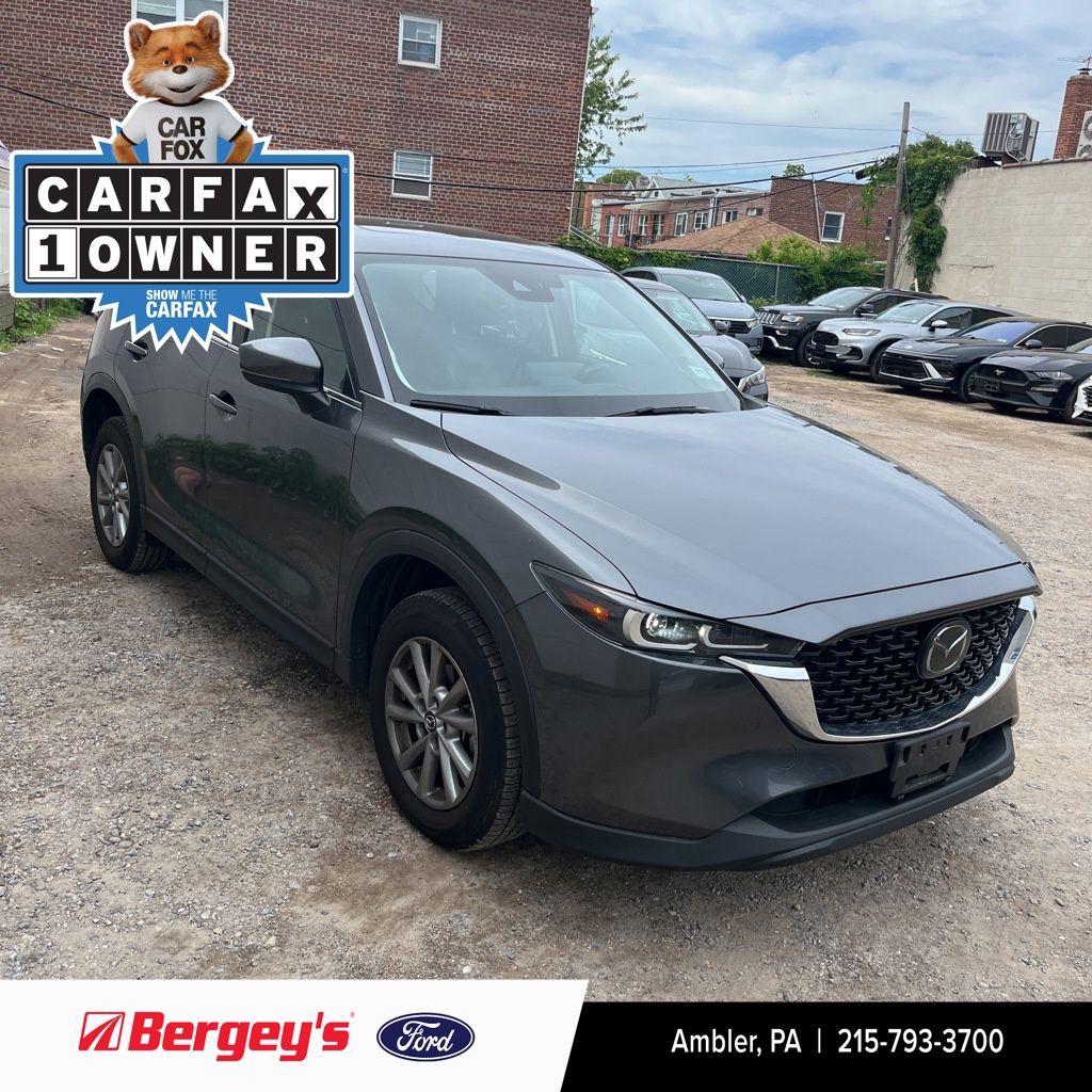 2023 Mazda CX-5 S Preferred package Auto AWD's photo