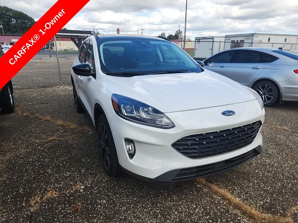 2022 Ford Escape SEL photo 2