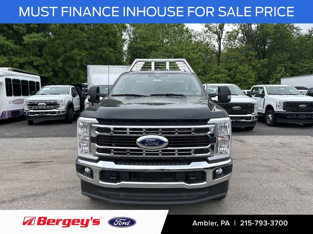New 2024 Ford F-350SD XLT Chassis