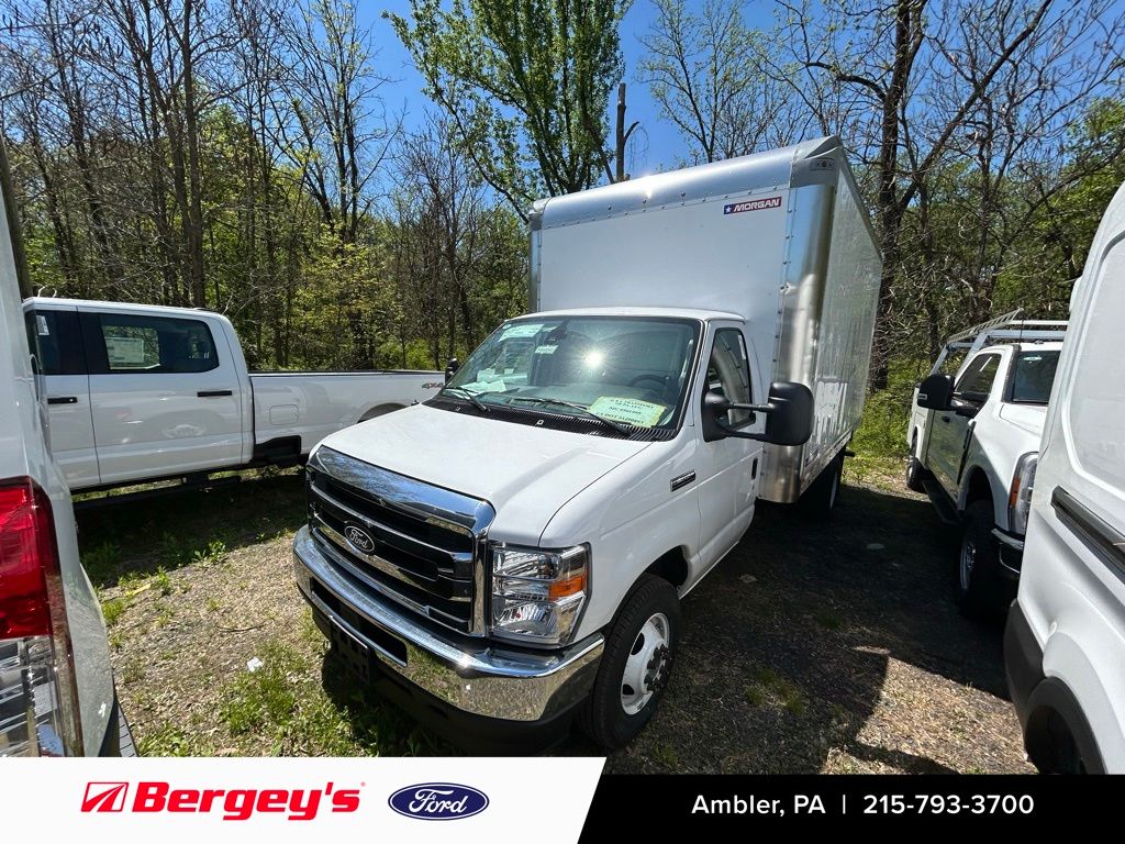 2027 Ford E-Series DRW E-350 Super Duty 158 in WB's photo