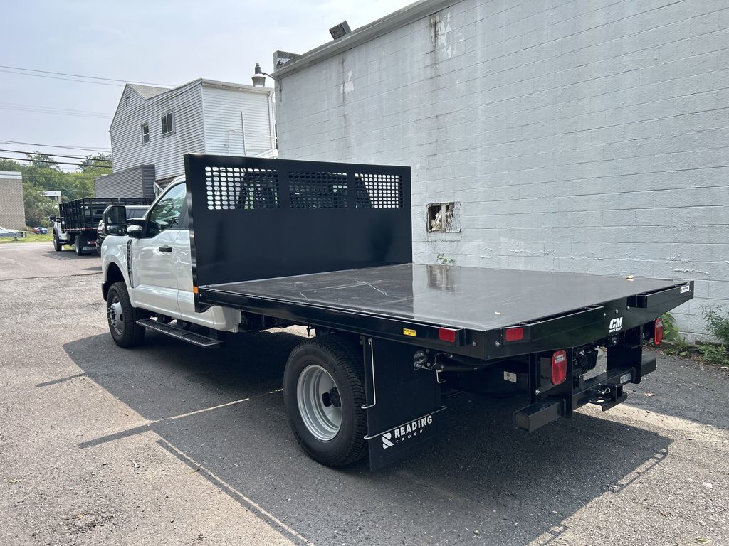 2025 Ford F-350 Super Duty Chassis Cab XL - Photo 8