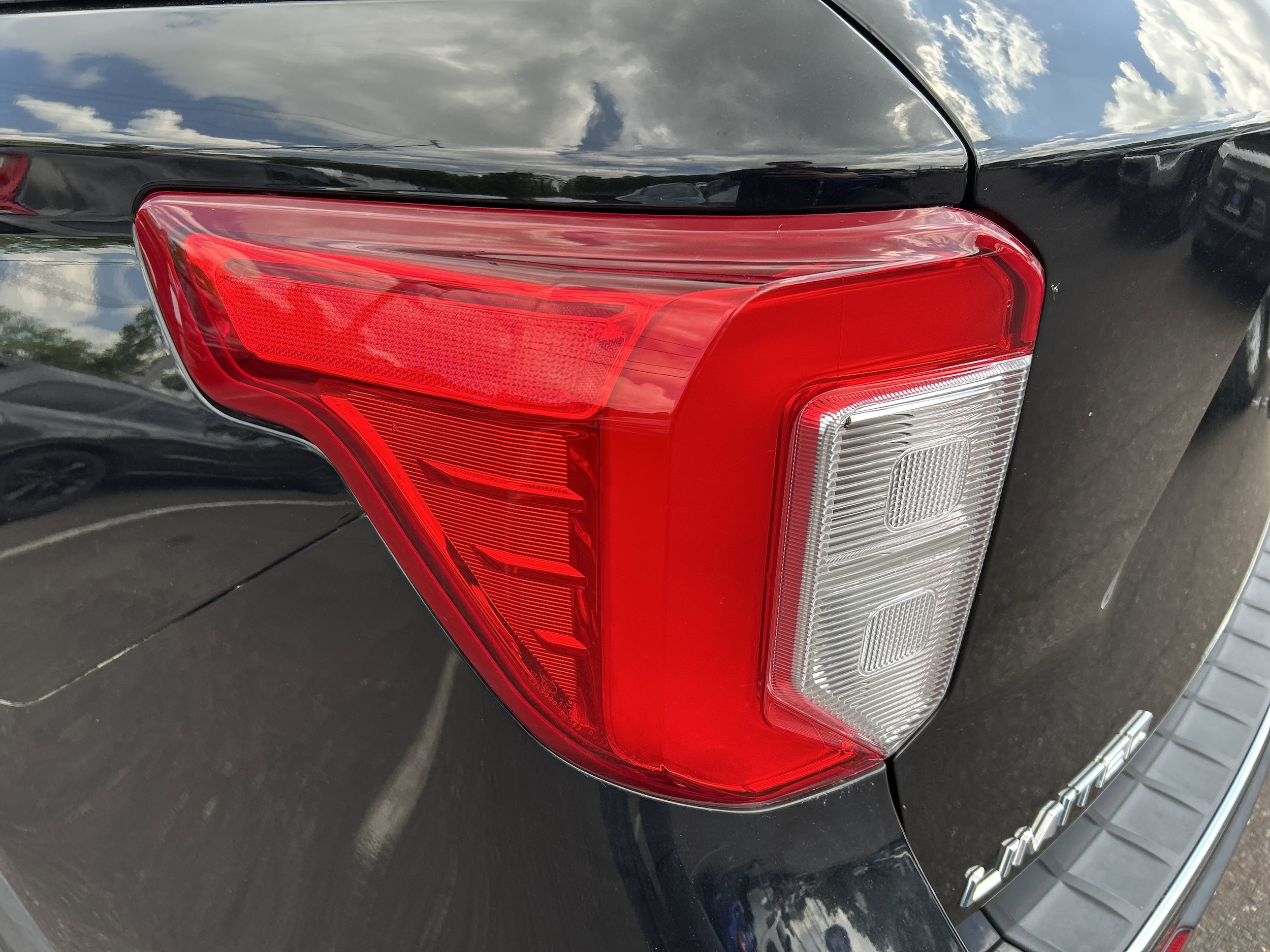 2022 Ford Explorer Limited 301A with Moonroof and Navigation