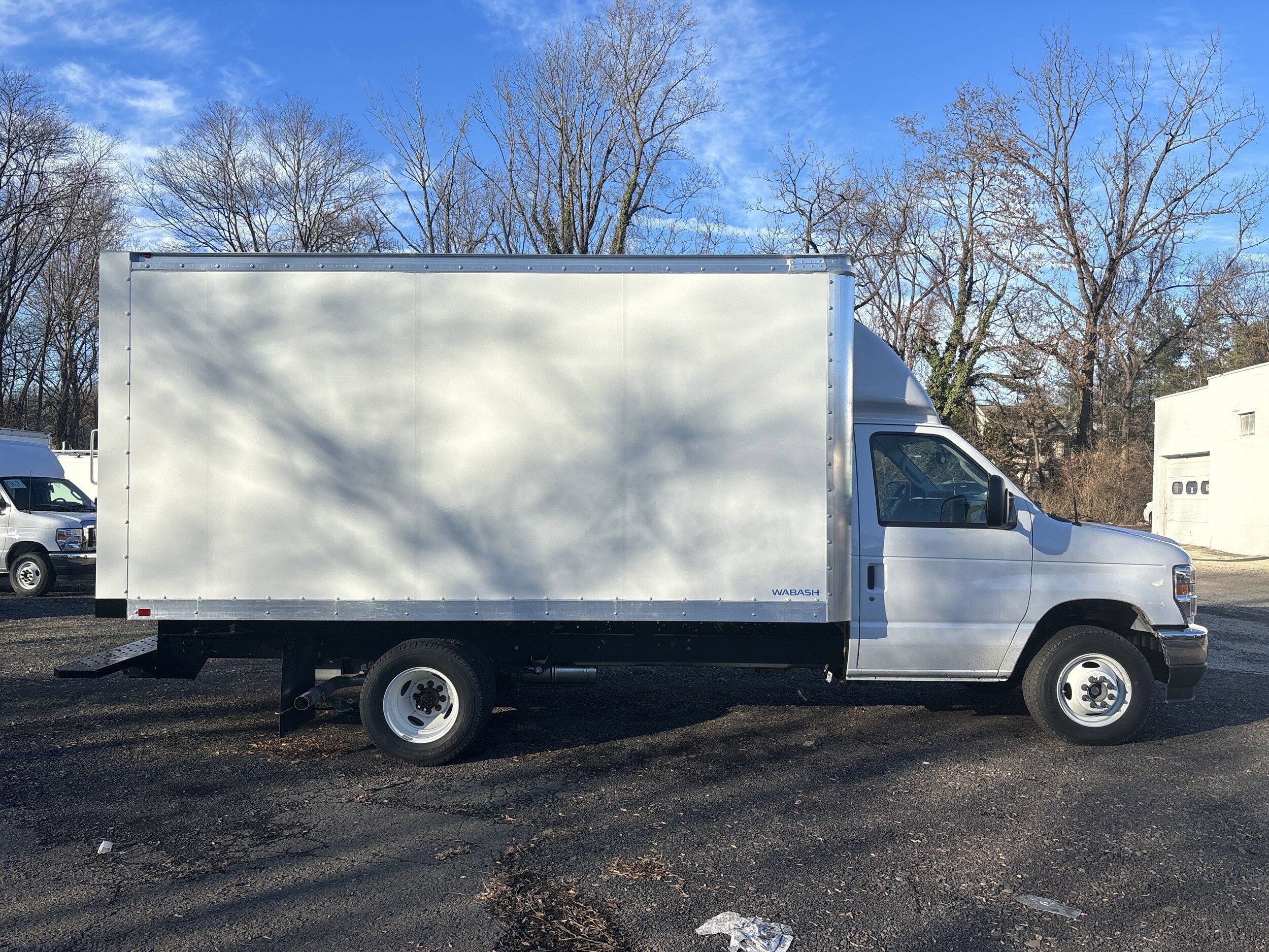 2024 Ford E-450 Cutaway XL photo 2