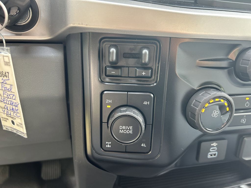 2025 Ford F-350 Super Duty Chassis Cab XLT - Photo 22