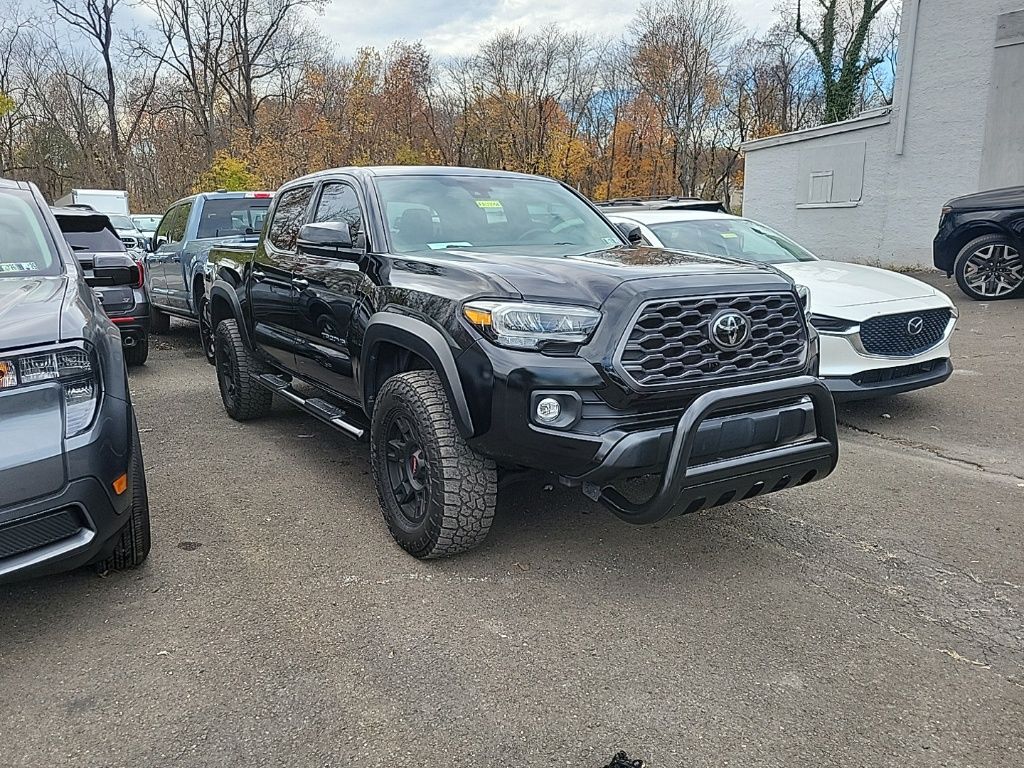 2021 Toyota Tacoma TRD Off-Road V6 photo 2