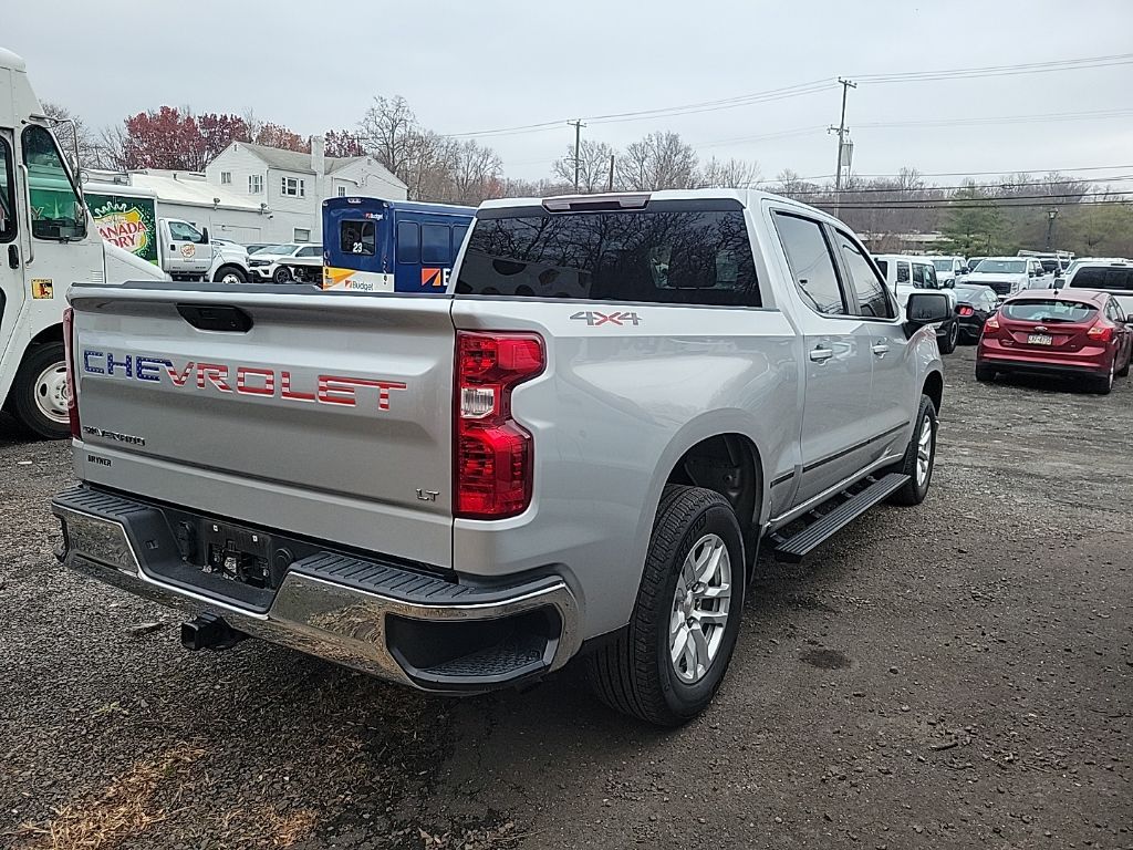2022 Chevrolet Silverado 1500 LT photo 3