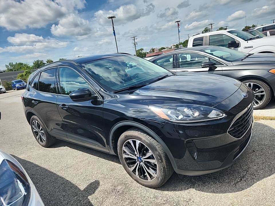 2022 Ford Escape SE Sport photo 2