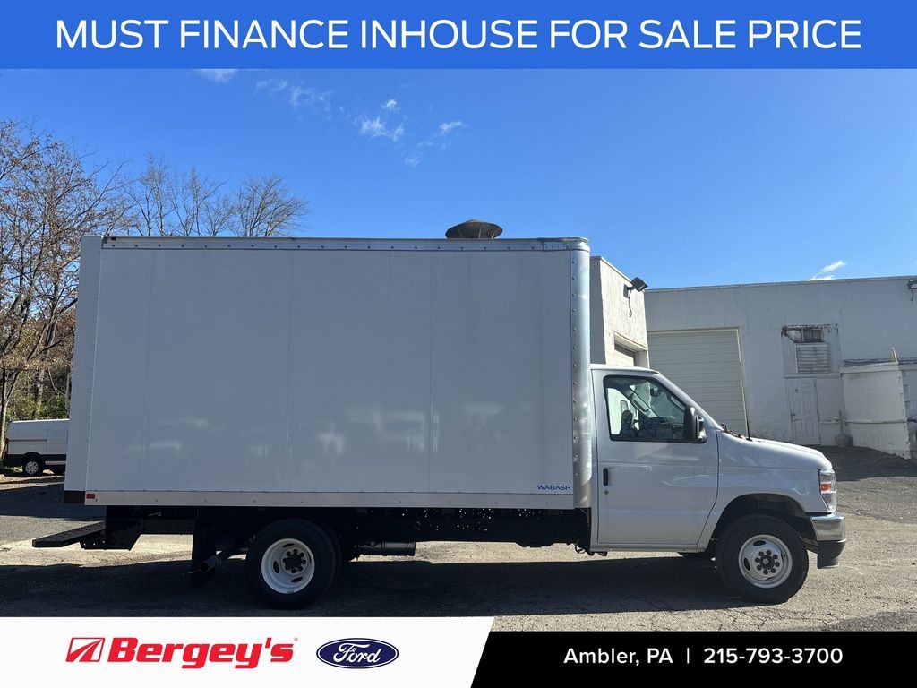 New 2024 Ford E-450SD Base Cab/Chassis