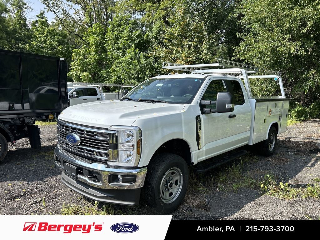 New 2025 Ford F-350SD XL Chassis