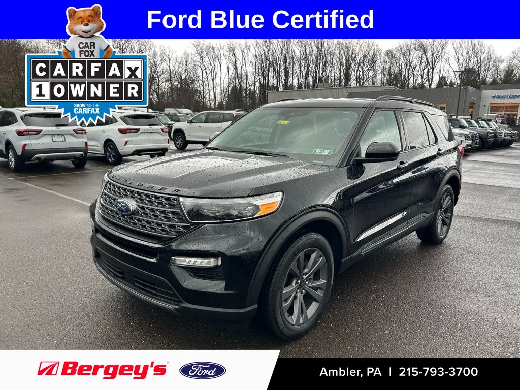2023 Ford Explorer XLT's photo