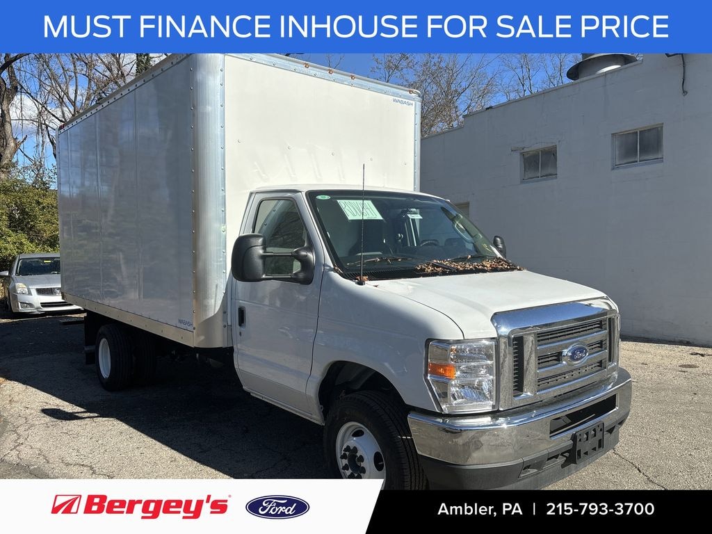 New 2024 Ford E-450SD Base Cab/Chassis