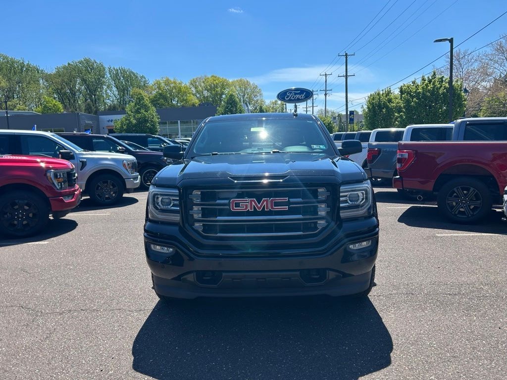 Used 2017 GMC Sierra 1500 XLT Z71 5.3L with a Moonroof Truck