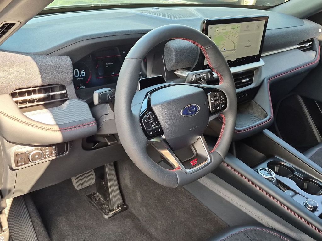 2026 Ford Explorer ST - Photo 27