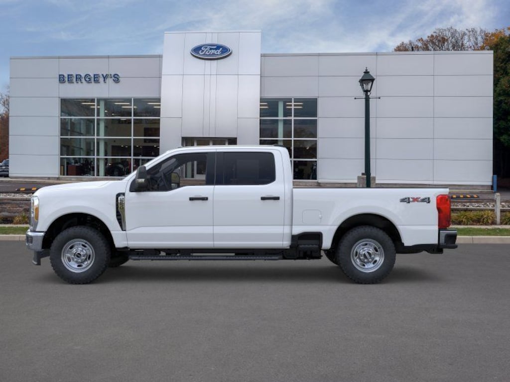 New 2026 Ford F-250SD XL 4WD 6.8L Truck