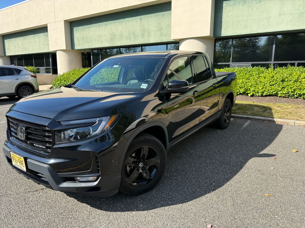 2023 Honda Ridgeline Black Edition photo 2
