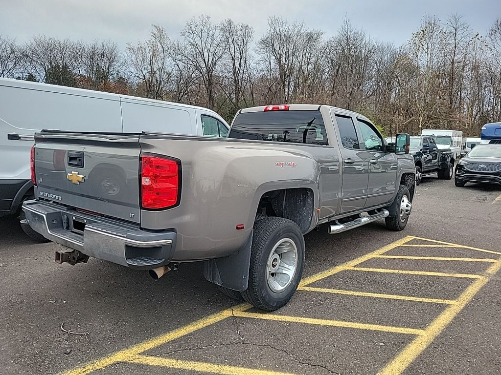 2017 Chevrolet Silverado 3500HD LT photo 3