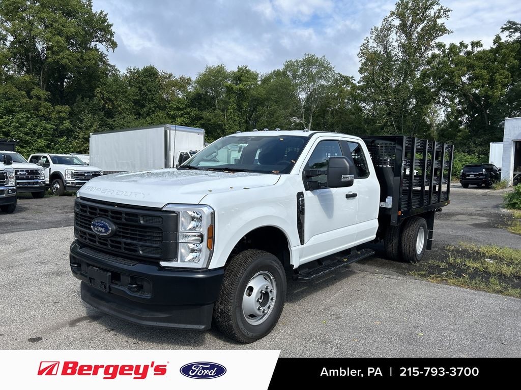 New 2025 Ford F-350SD XL Chassis