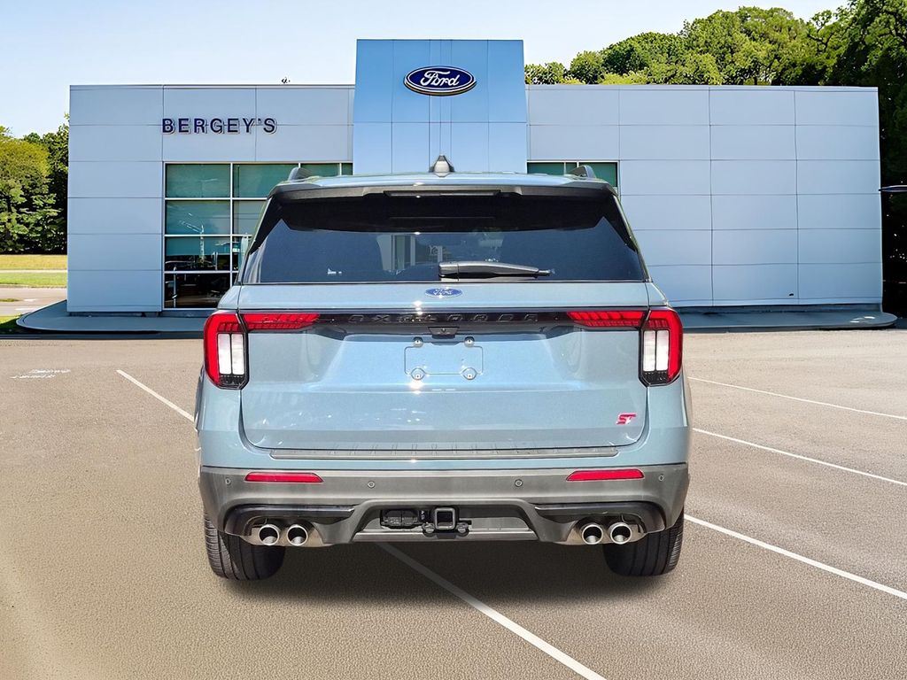 2026 Ford Explorer ST - Photo 8
