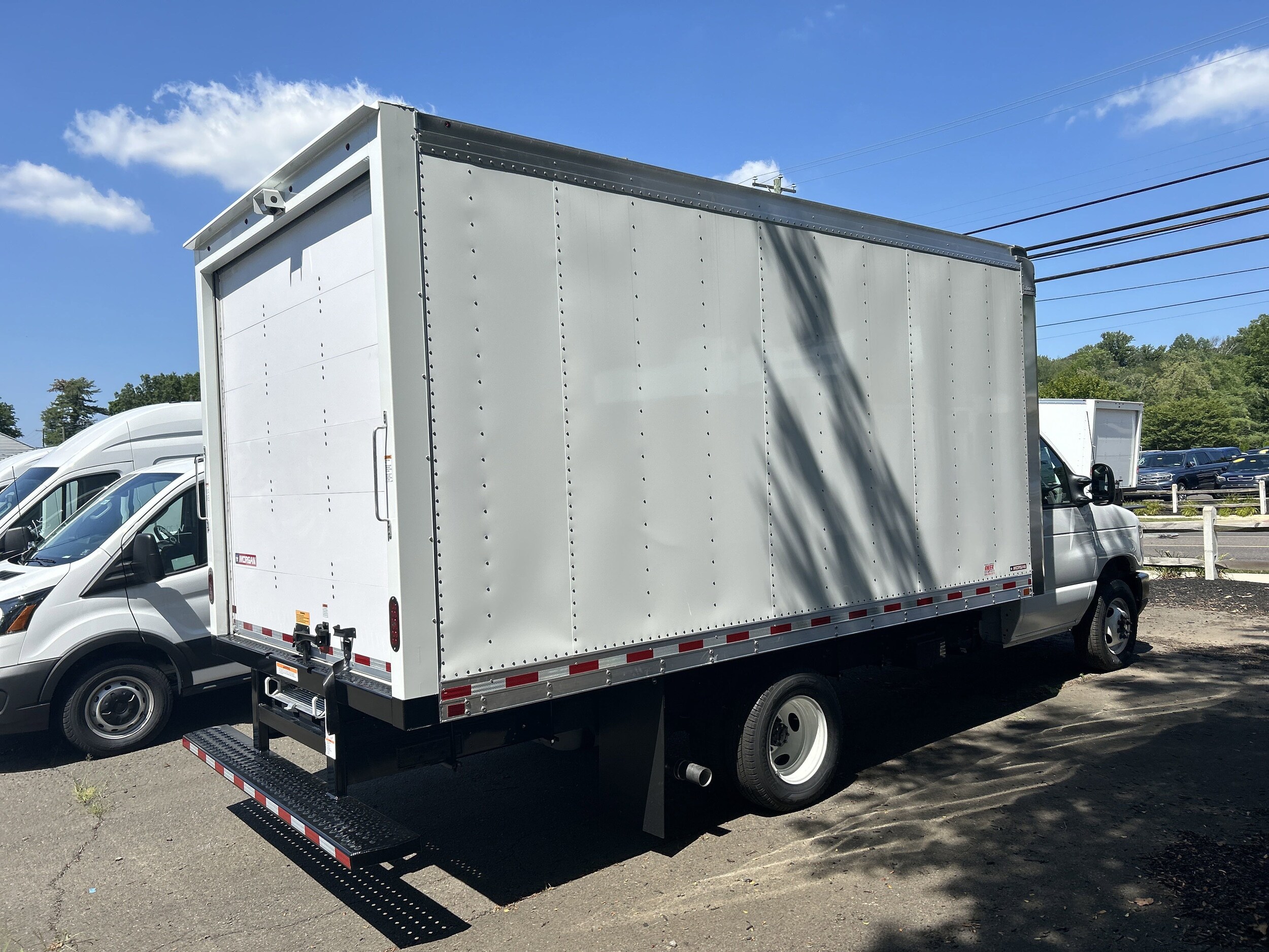2025 Ford E-350 Base photo 4