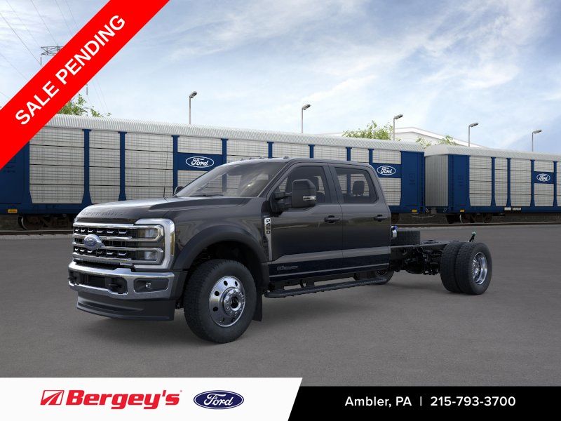 2026 Ford F-450 Lariat 4x4 Crew Cab 203-In DRW's photo