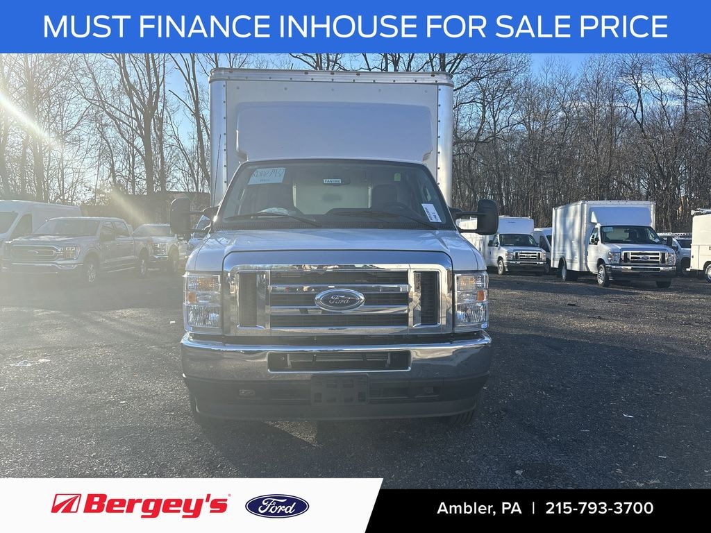 New 2024 Ford E-450SD Base Cab/Chassis